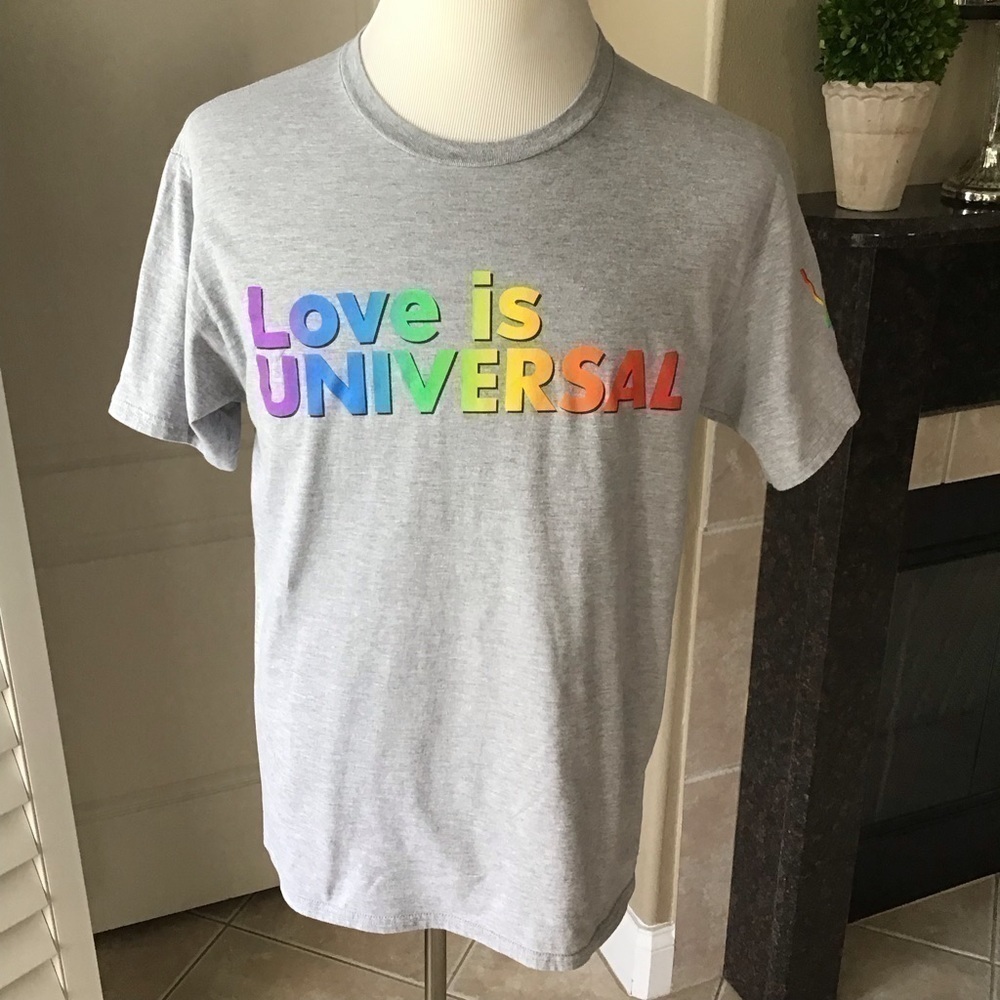Universal Studios Orlando FL Love Is Universal T-shirt LARGE Team Member Rainbow